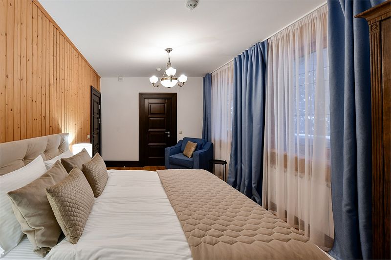 Коттедж 10-местный 5-комнатный (с третьим светом)