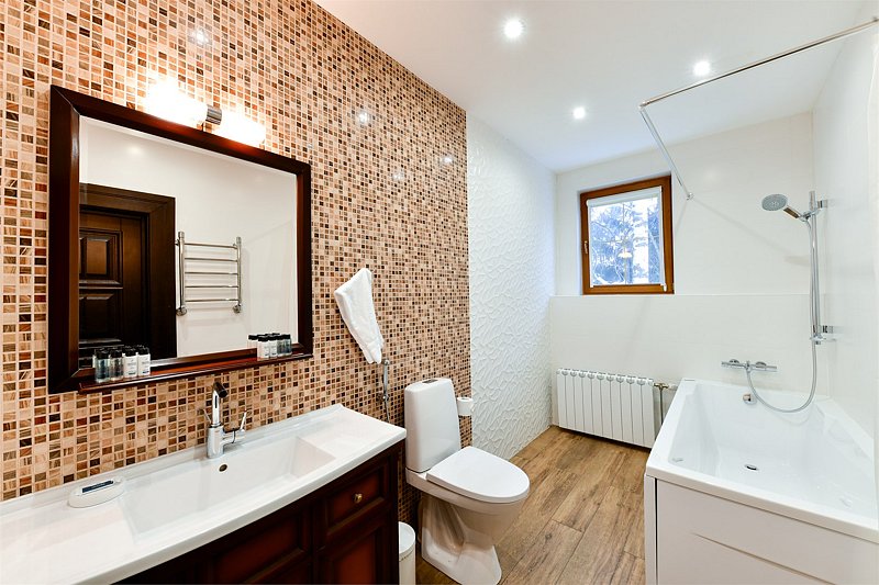 Коттедж 10-местный 5-комнатный (с третьим светом)