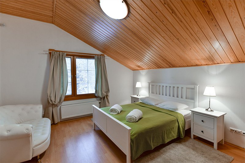 Коттедж 10-местный 5-комнатный (со вторым светом)