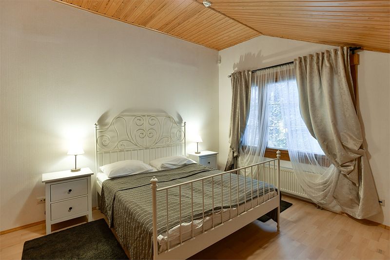 Коттедж 10-местный 5-комнатный (со вторым светом)