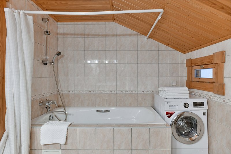 Коттедж 10-местный 5-комнатный (со вторым светом)