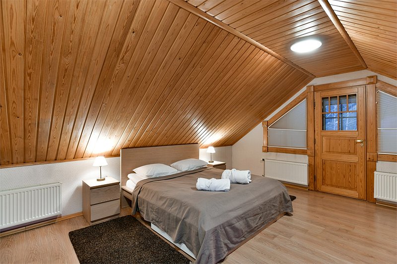 Коттедж 8-местный 2-этажный (со вторым светом)