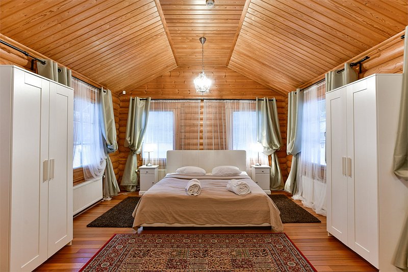 Коттедж 8-местный 2-этажный (со вторым светом)