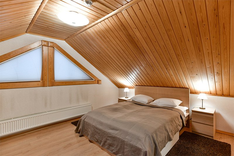 Коттедж 8-местный 2-этажный (со вторым светом)