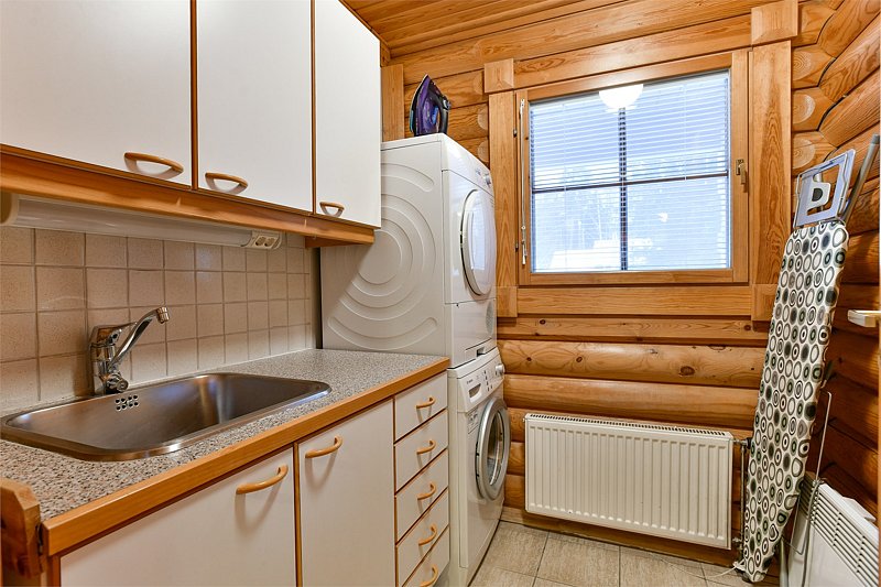 Коттедж 8-местный 2-этажный (со вторым светом)