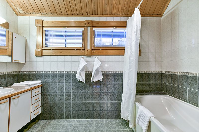 Коттедж 8-местный 2-этажный (со вторым светом)