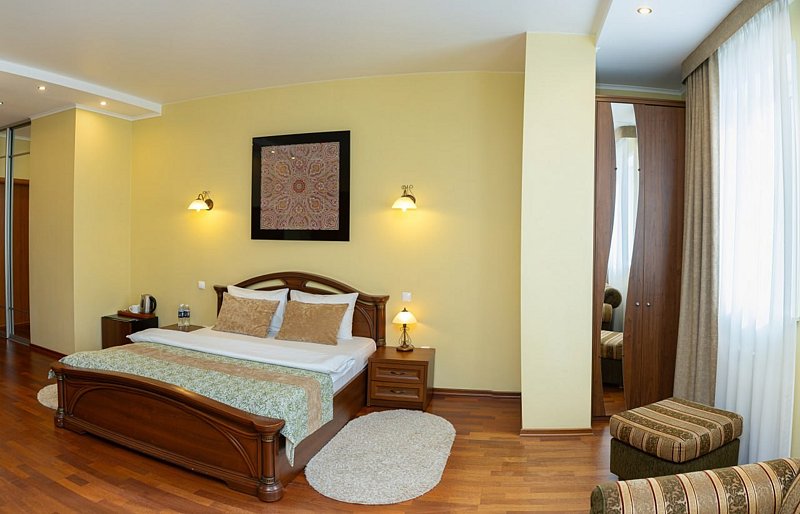 Люкс 4-местный 2-комнатный (Коннекшн)