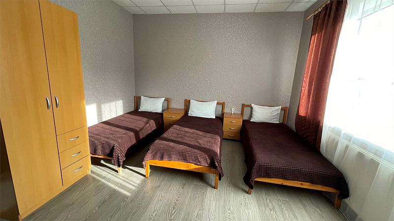 Эконом 3-местный (су на этаже)