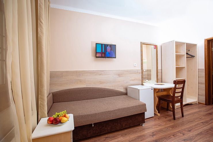 Стандартный 2-местный (с диваном)