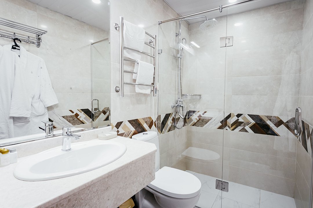 Люкс 2-местный 2-комнатный (категория «В», с балконом, Правое крыло)