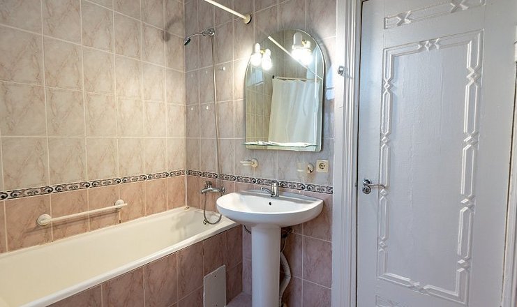 Полулюкс 2-местный 2-комнатный (без балкона корпус 1)