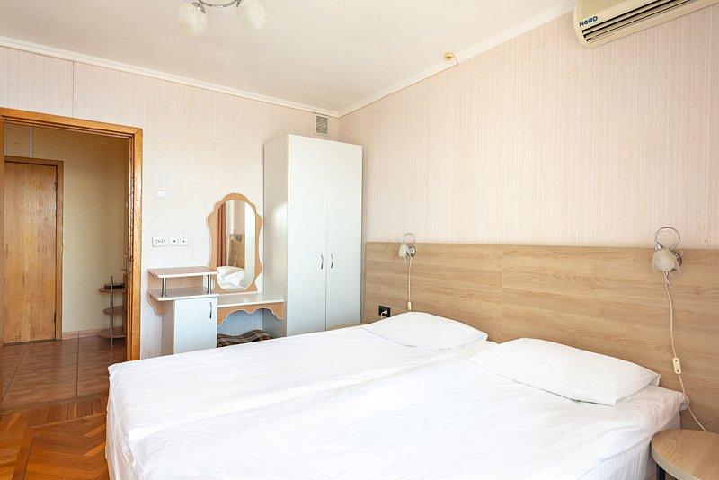 Полулюкс 2-местный 2-комнатный (корпус 3)