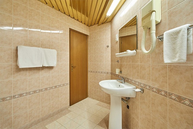 Стандартный 2-местный 2-комнатный (1-2 этаж)