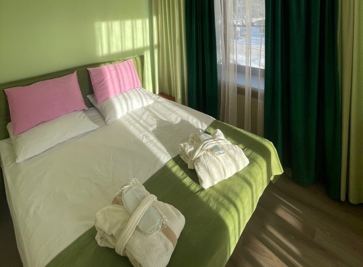 Люкс 2-местный 2-комнатный Улучшенный (с балконом)