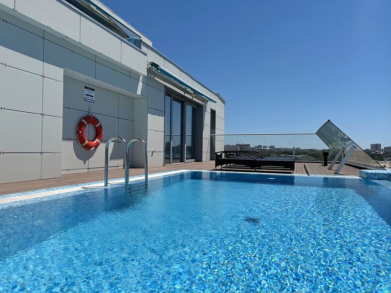 Апартаменты 4-местный (с бассейном, вид на море)