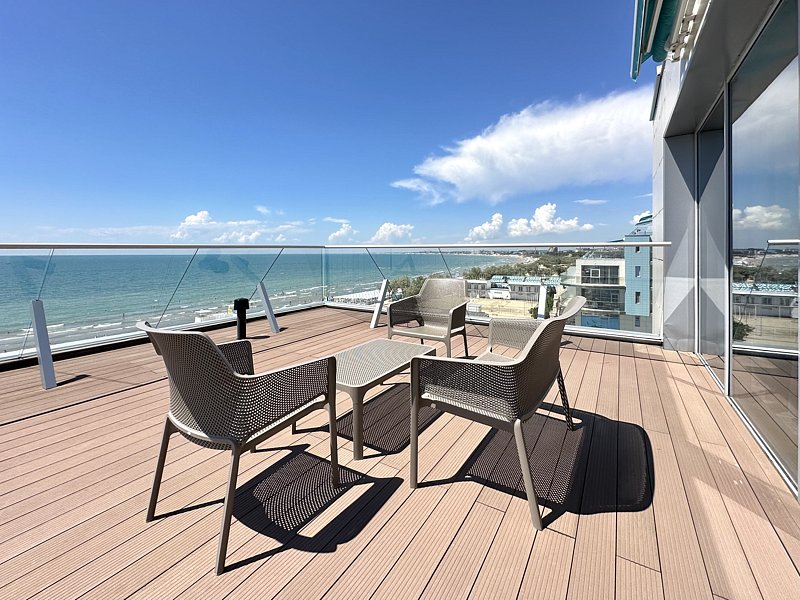 Апартаменты 4-местный (с бассейном, вид на море)