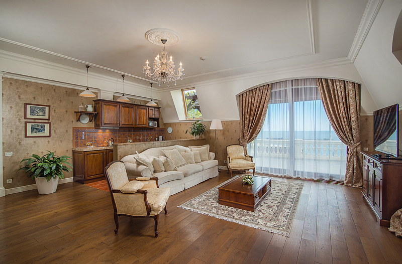 Пентхаус Королевский 4-местный 3-комнатный