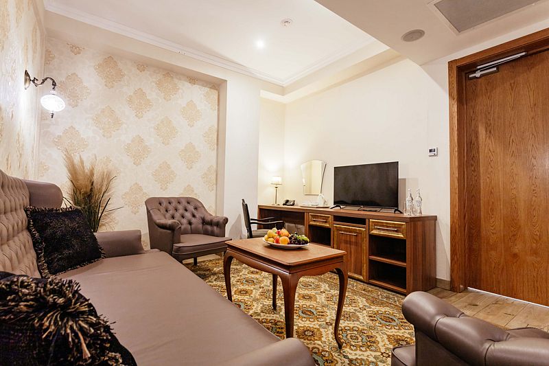 Люкс 2-местный 2-комнатный (с джакузи, корпус 1)