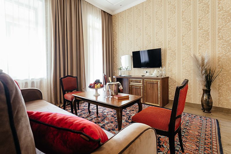 Сюит 2-местный 2-комнатный (категория «А», c балконом, корпус 1)