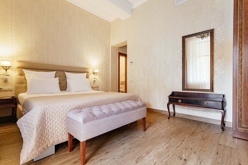 Сюит 2-местный 2-комнатный (категория «В», c балконом, корпус 1)