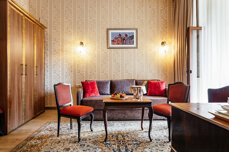 Сюит 2-местный 2-комнатный (категория «В», c балконом, корпус 1)