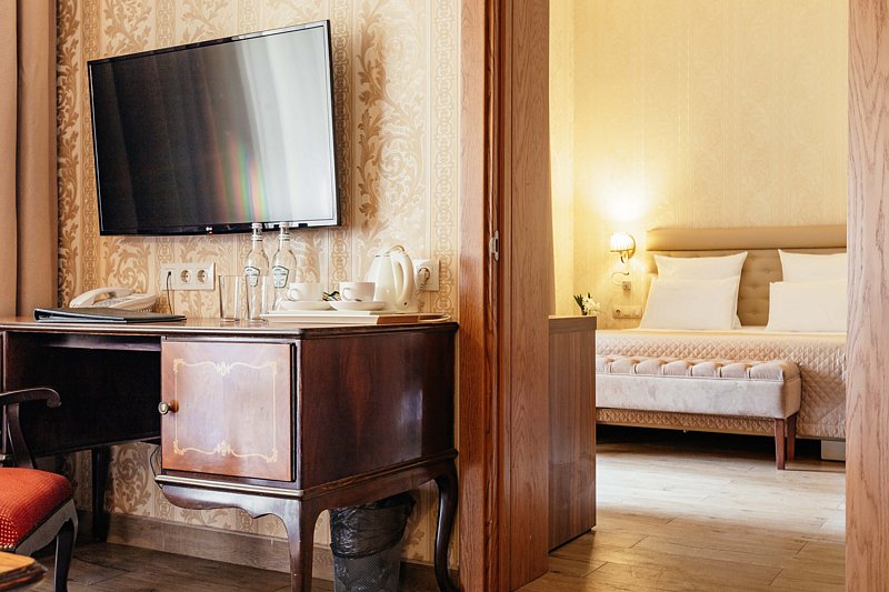 Сюит 2-местный 2-комнатный (категория «В», c балконом, корпус 1)