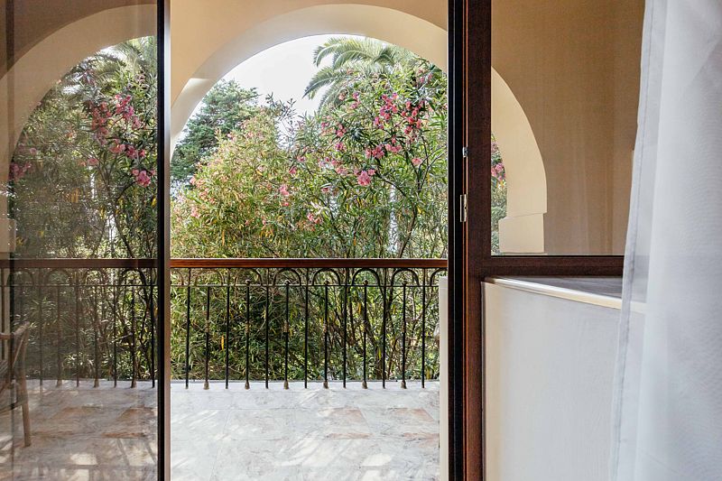 Сюит 2-местный 2-комнатный (категория «В», c балконом, корпус 1)