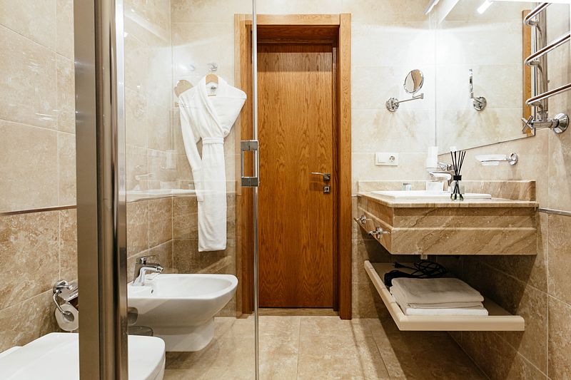 Сюит 2-местный 2-комнатный (категория «В», c балконом, корпус 1)