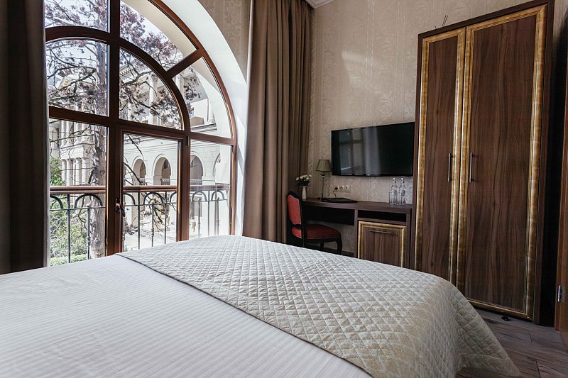 Сюит 2-местный 2-комнатный (категория «В», без балкона, корпус 1)