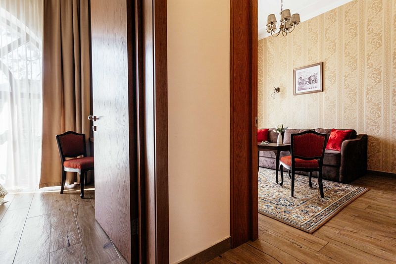 Сюит 2-местный 2-комнатный (категория «В», без балкона, корпус 1)