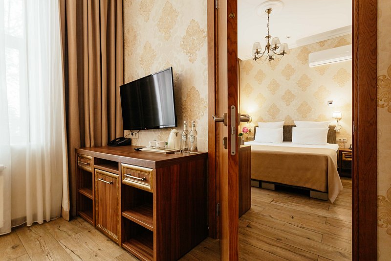 Сюит 2-местный 2-комнатный (категория «С», без балкона, корпус 1)