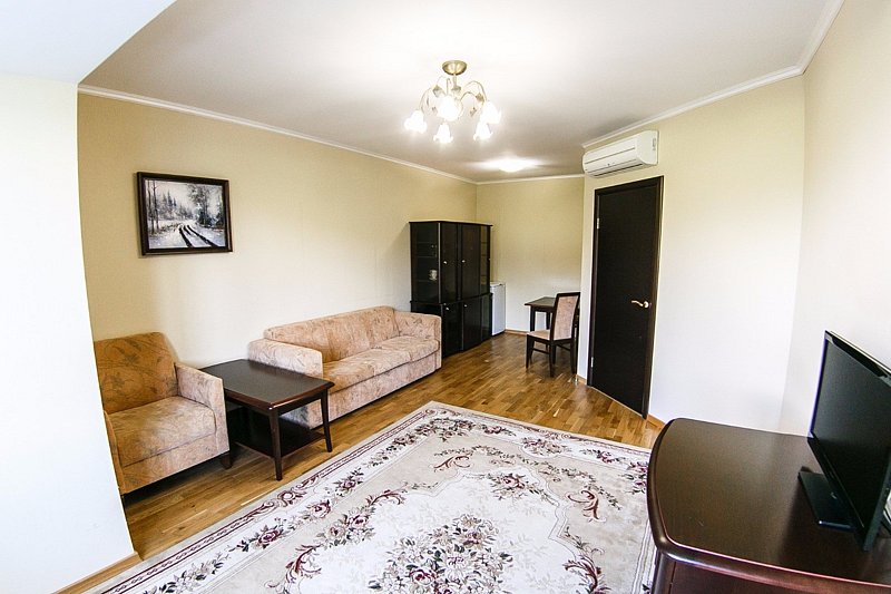 Люкс стандартный 2-местный 2-комнатный (корпус 2)