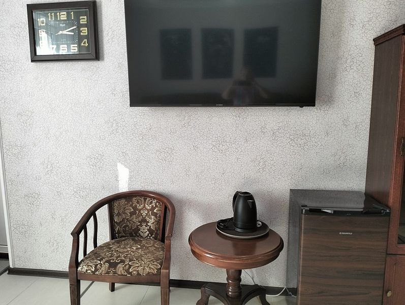 Люкс 6-местный 2-комнатный (с выходом к бассейну)