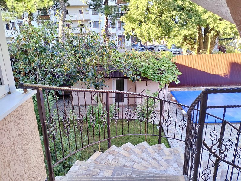 Люкс 6-местный 2-комнатный (с выходом к бассейну)