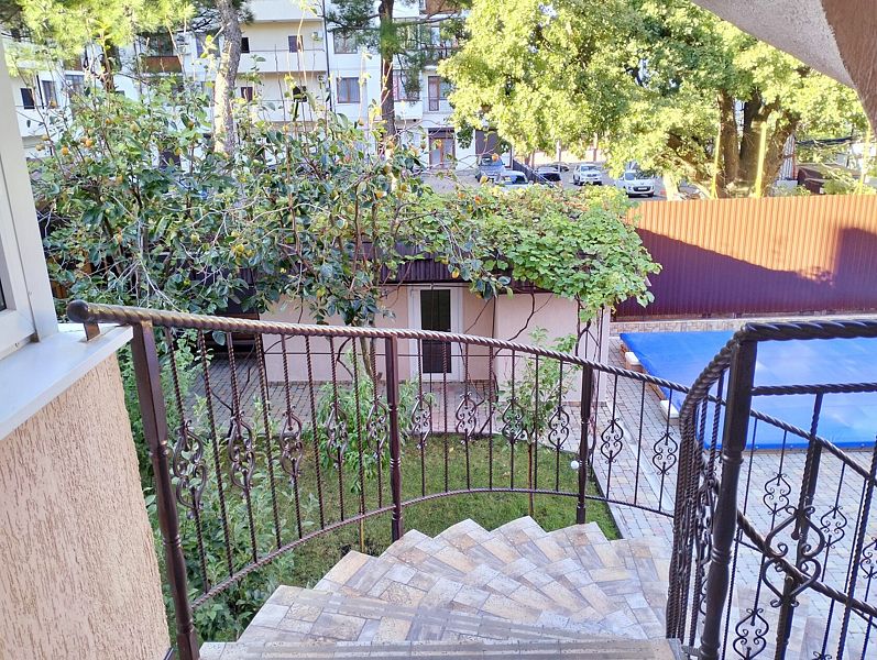 Люкс 6-местный 2-комнатный (с выходом к бассейну)