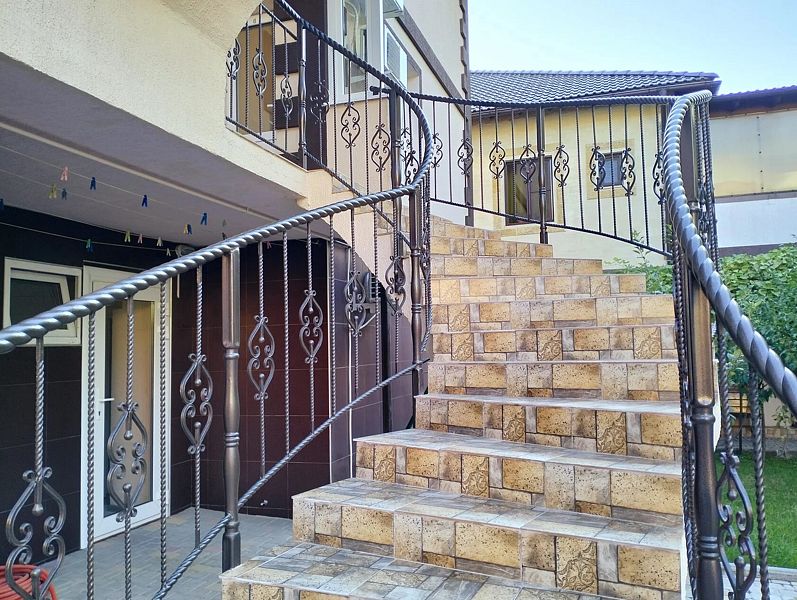 Люкс 6-местный 2-комнатный (с выходом к бассейну)