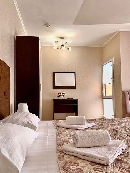 Люкс 4-местный 2-комнатный (с балконом)