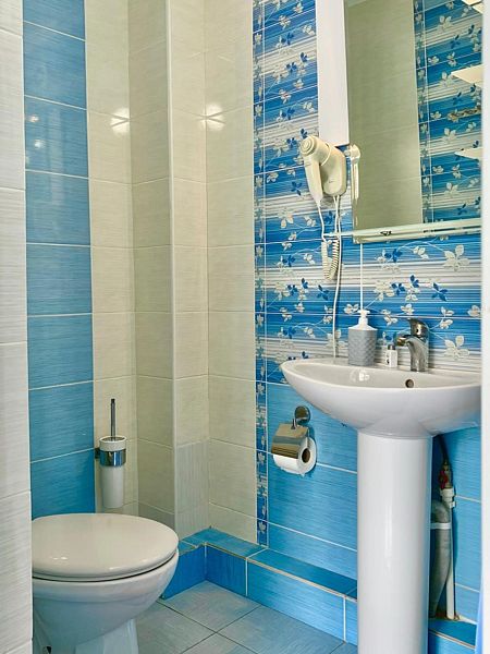 Люкс 4-местный 2-комнатный (с балконом)