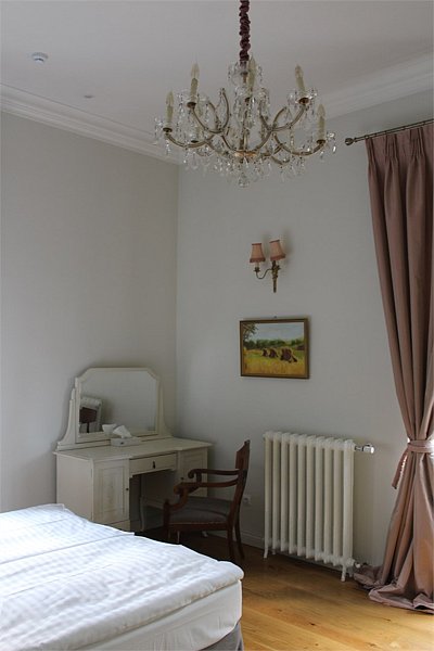 Апартаменты 4-местный 3-комнатный ( в особняке у озера)