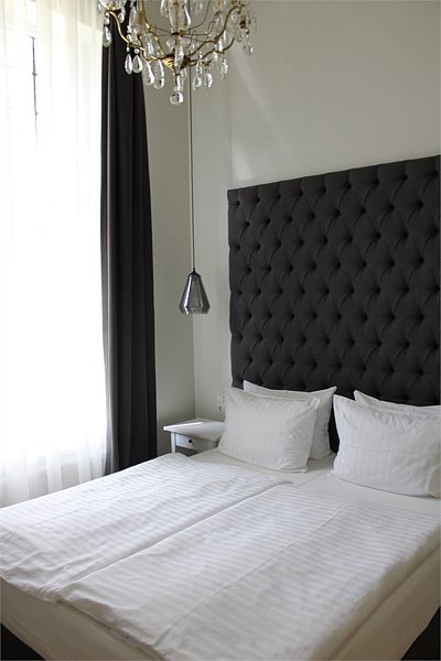 Люкс 2-местный 2-комнатный (в особняке у озера)