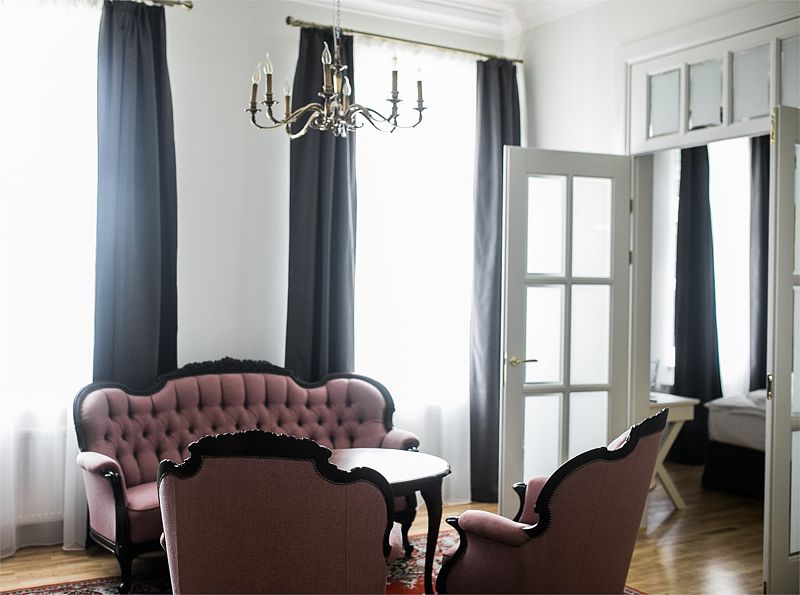 Люкс 2-местный 2-комнатный (в особняке у озера)