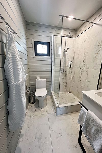 Коттедж 4-местный Premium 2-комнатный 2-уровневый