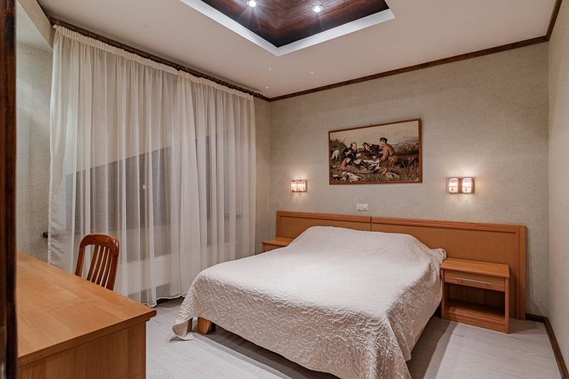 Люкс 4-местный 3-комнатный (R4)