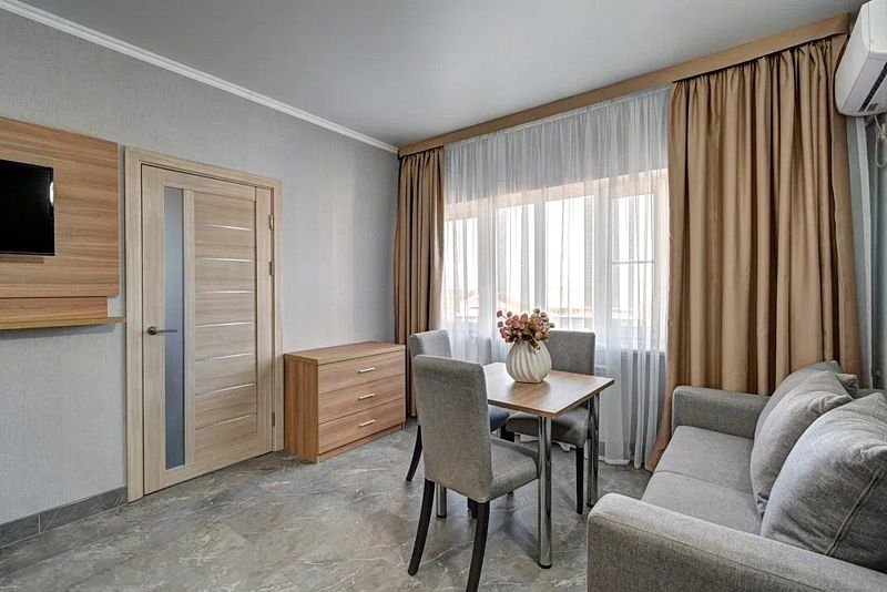 Люкс 4-местный 2-комнатный