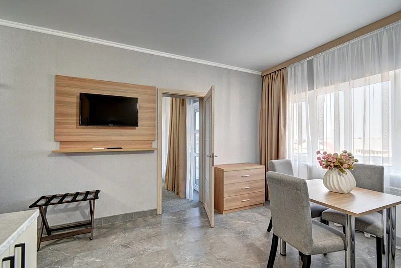 Люкс 4-местный 2-комнатный