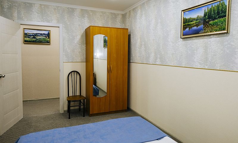 Люкс 4-местный 3-комнатный