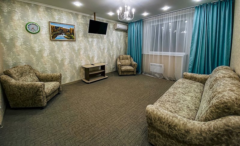 Люкс 4-местный 3-комнатный