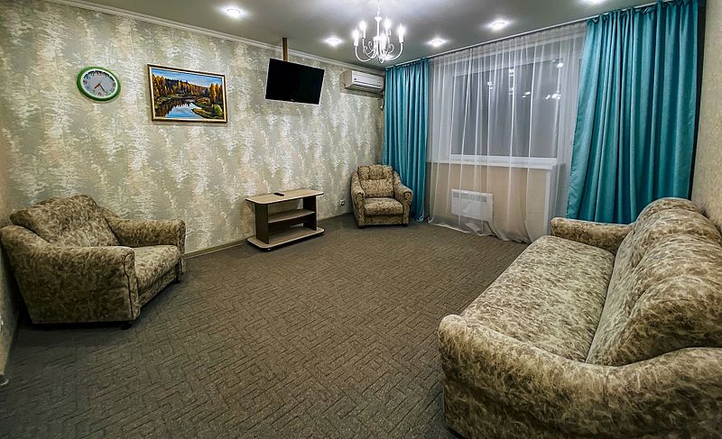 Люкс 4-местный 3-комнатный