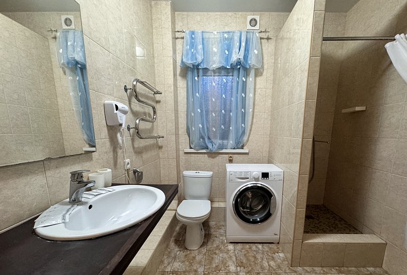 Апартаменты 6-местный 3-комнатный (с кухней, отдельный вход)