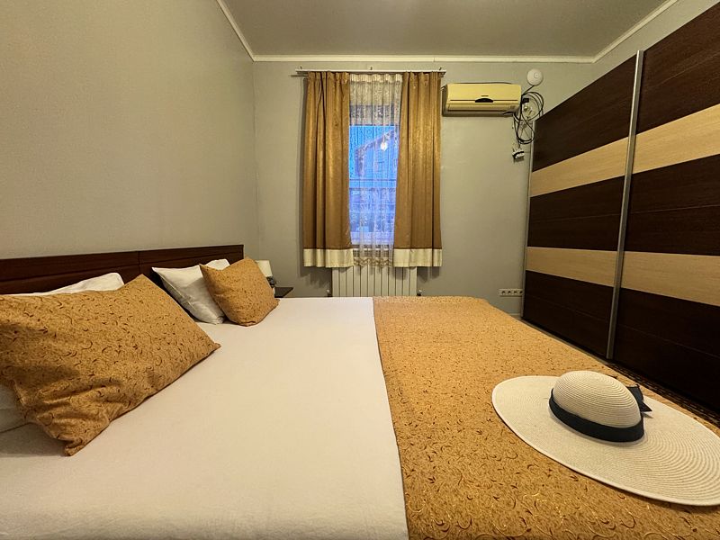 Апартаменты 6-местный 3-комнатный (с кухней, отдельный вход)